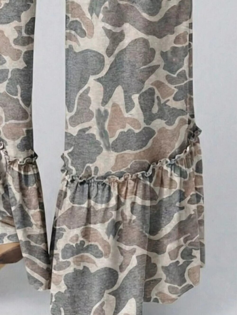 SYNZ Wide Leg Ruffle Hem Pants in Beige & Gray Camo Multiple Sizes - Picture 3 of 6